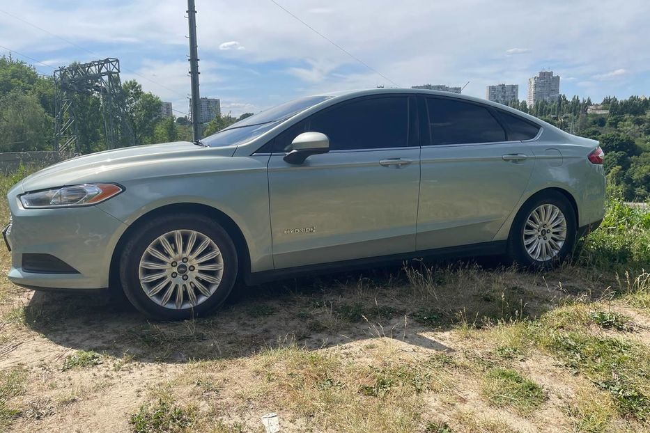 Продам Ford Fusion Hybrid 2.0 2013 года в Киеве