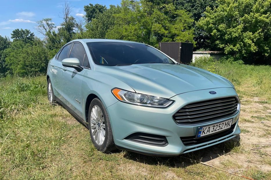 Продам Ford Fusion Hybrid 2.0 2013 года в Киеве