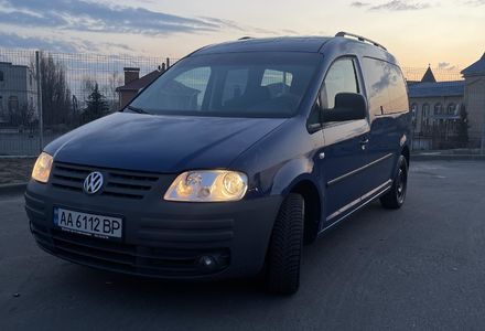 Продам Volkswagen Caddy пасс. Maxi 2009 года в Киеве
