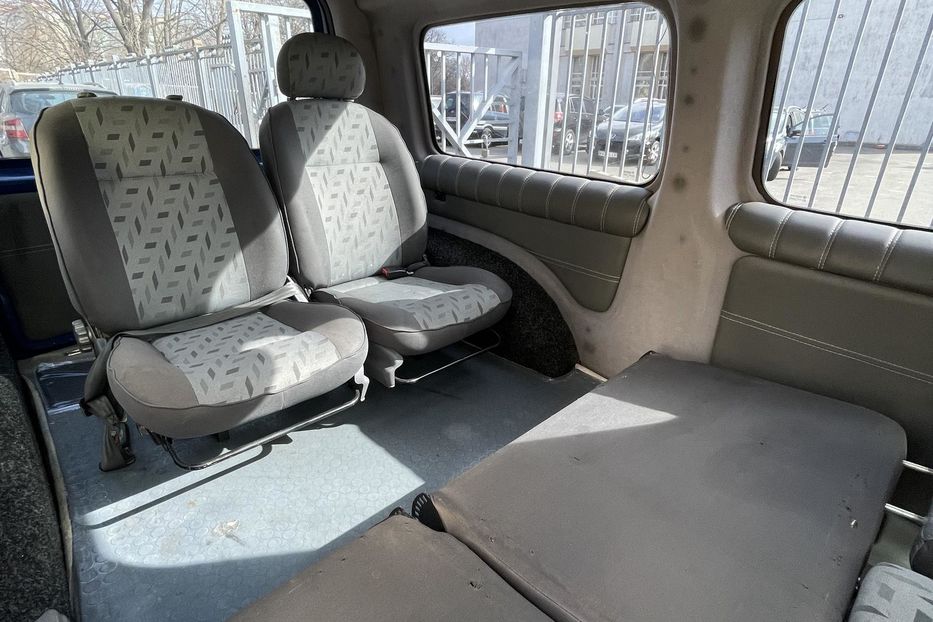 Продам Volkswagen Caddy пасс. Maxi 2009 года в Киеве