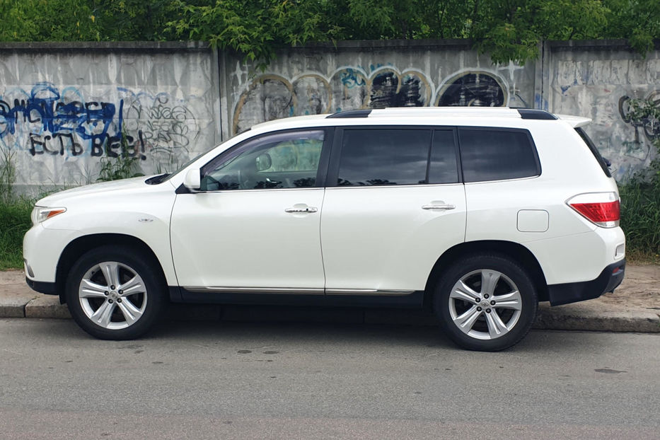 Продам Toyota Highlander 2012 года в Киеве