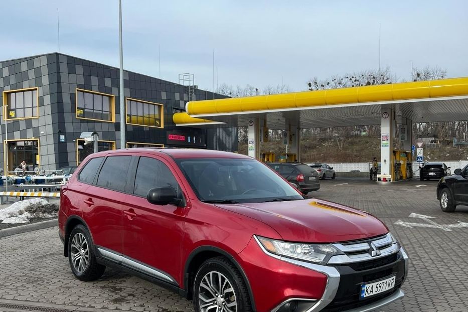 Продам Mitsubishi Outlander 2016 года в Киеве