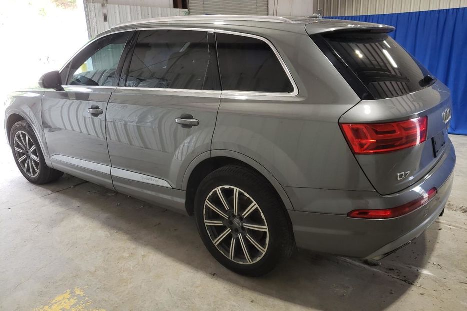 Продам Audi Q7 2017 года в Луцке