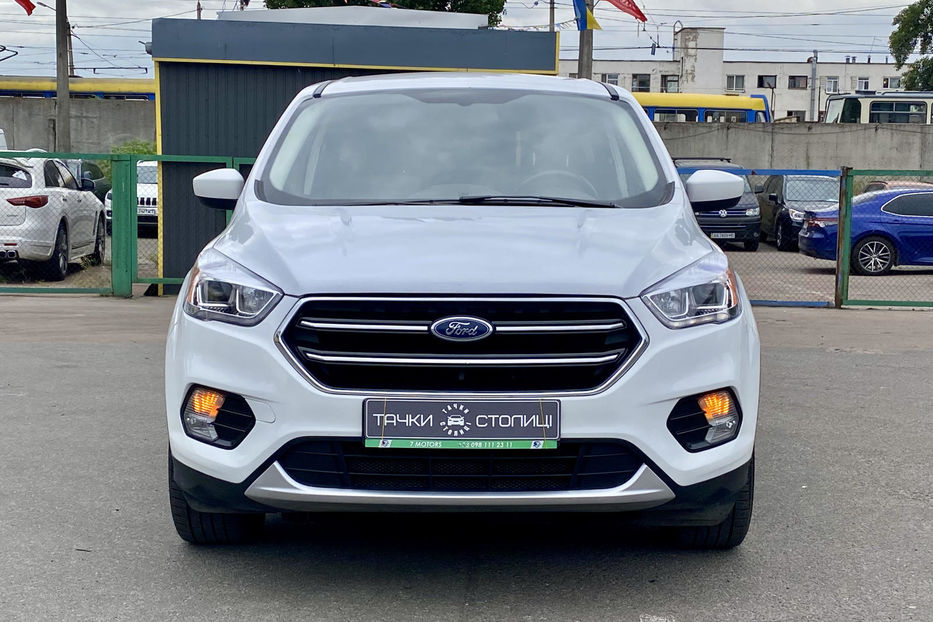 Продам Ford Escape 2019 года в Киеве