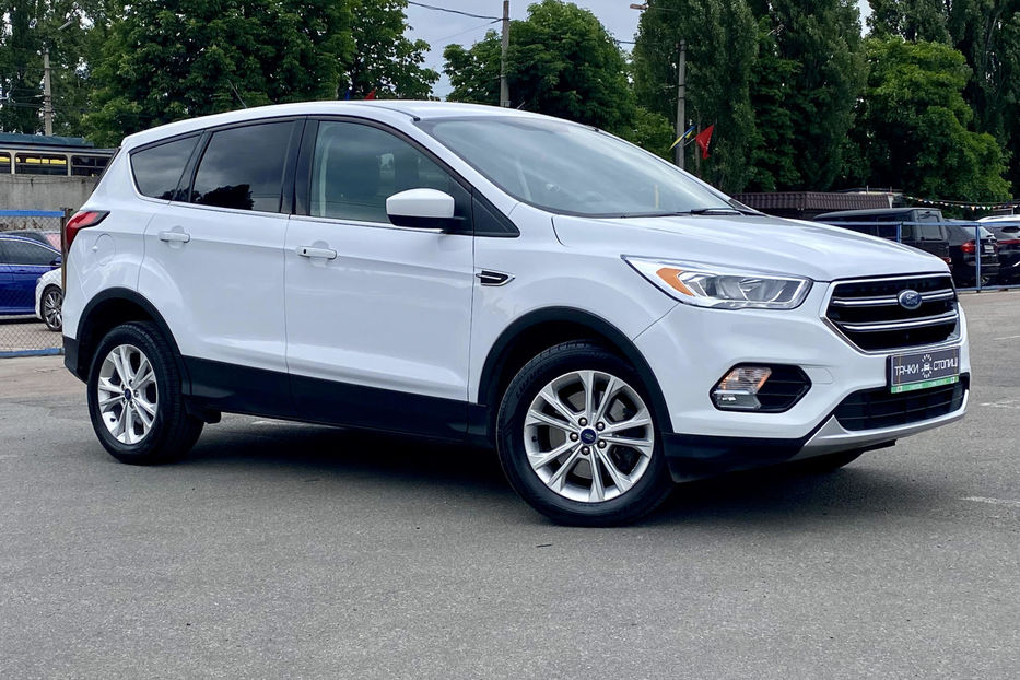 Продам Ford Escape 2019 года в Киеве