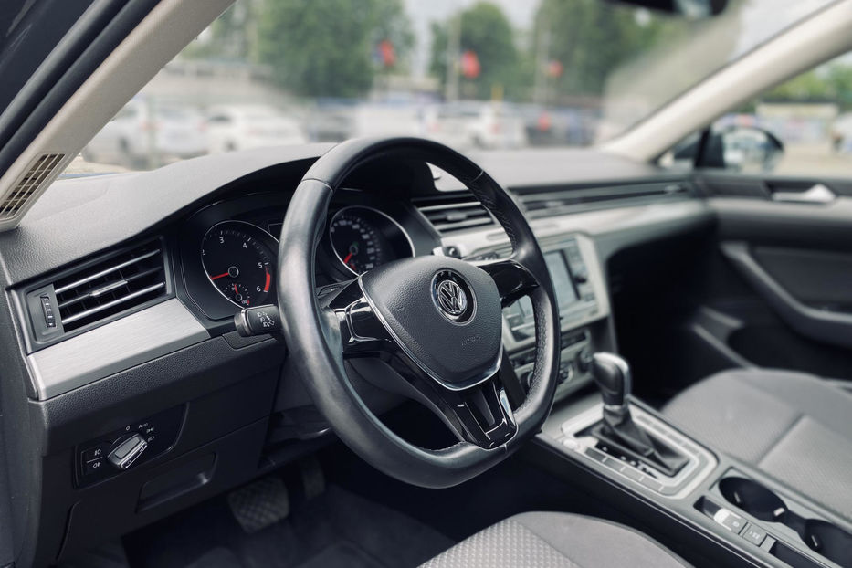 Продам Volkswagen Passat B8 2018 года в Киеве