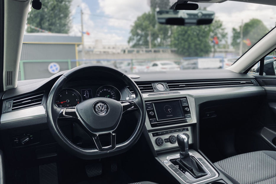 Продам Volkswagen Passat B8 2018 года в Киеве