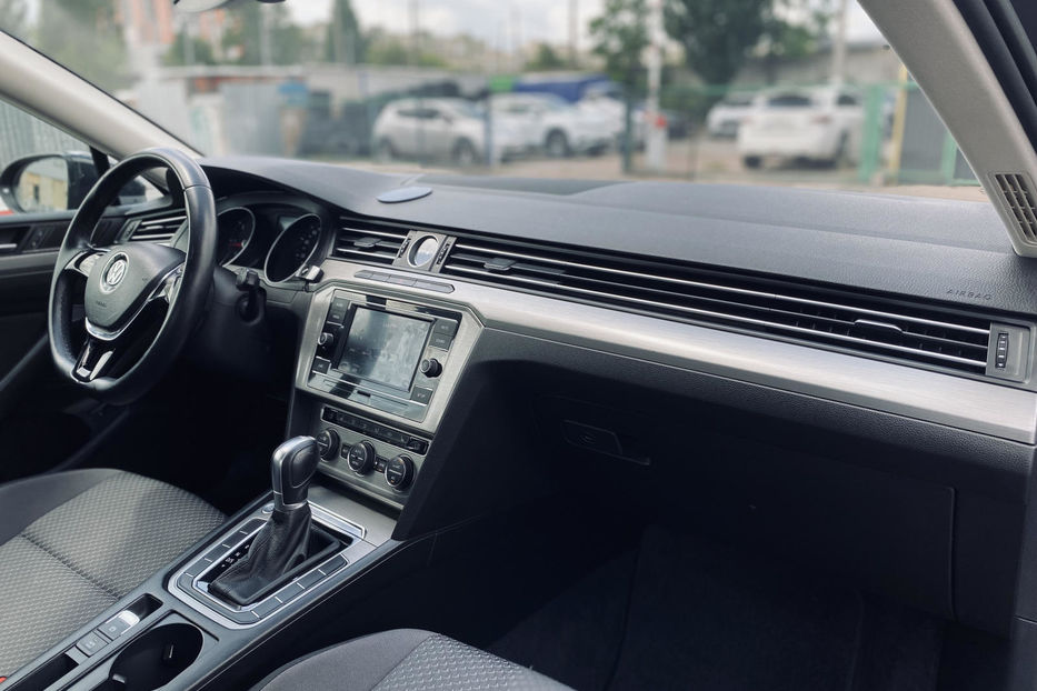 Продам Volkswagen Passat B8 2018 года в Киеве