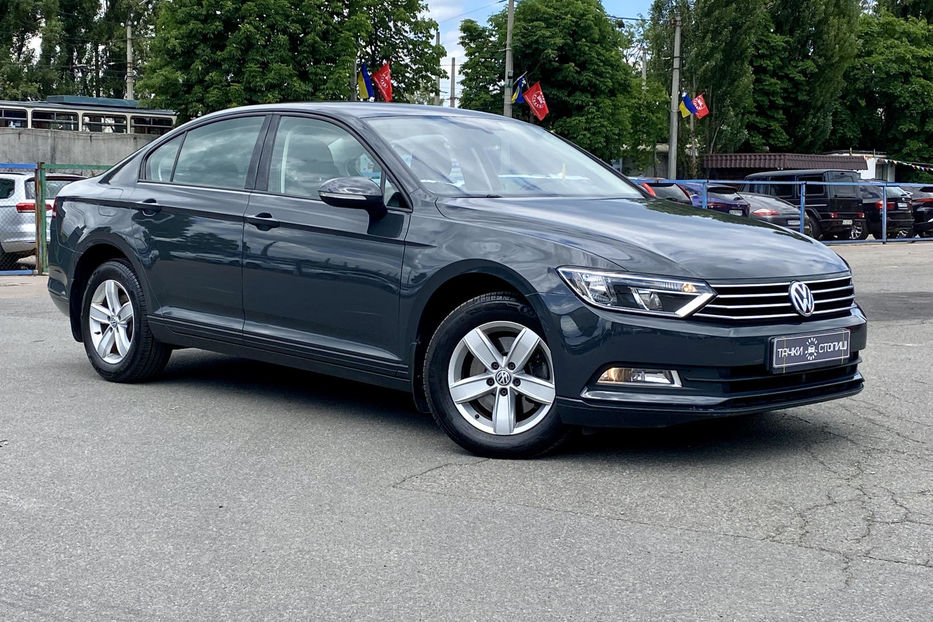 Продам Volkswagen Passat B8 2018 года в Киеве