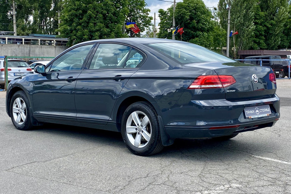 Продам Volkswagen Passat B8 2018 года в Киеве