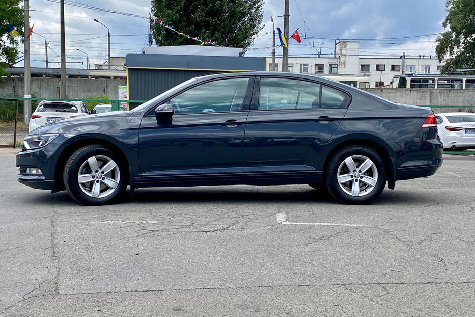 Продам Volkswagen Passat B8 2018 года в Киеве