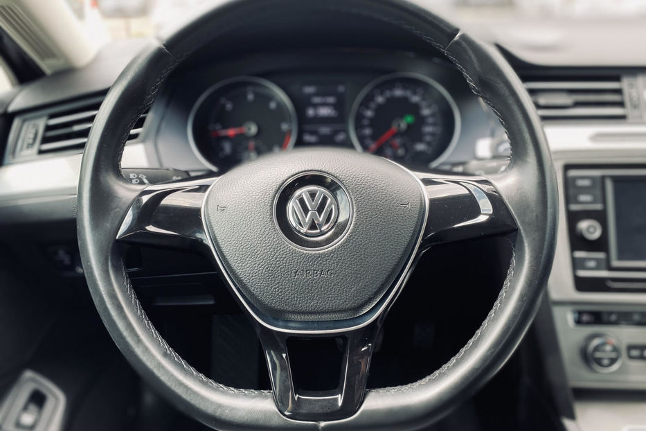 Продам Volkswagen Passat B8 2018 года в Киеве