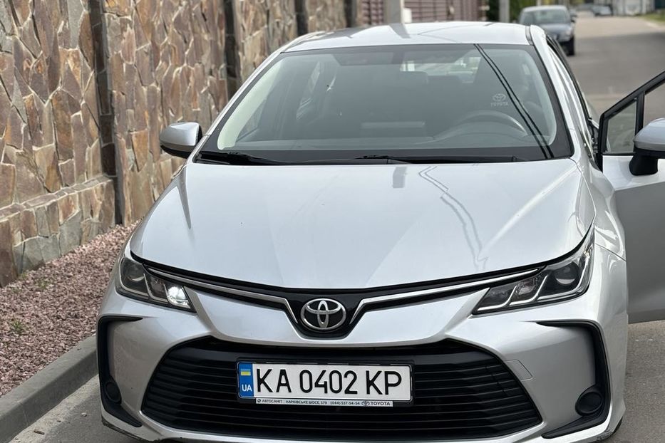 Продам Toyota Corolla 1,6 CVT 2019 года в Киеве