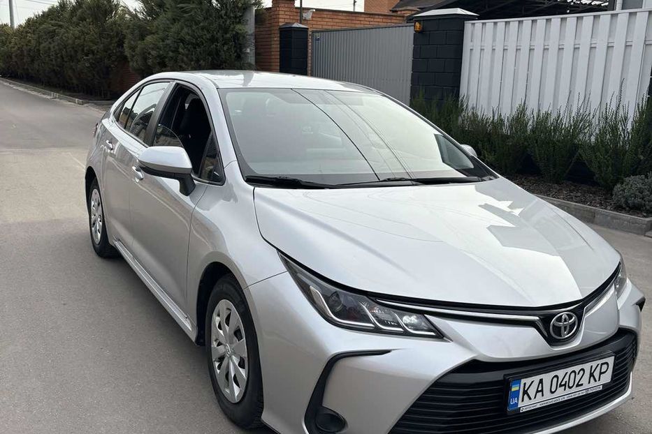 Продам Toyota Corolla 1,6 CVT 2019 года в Киеве