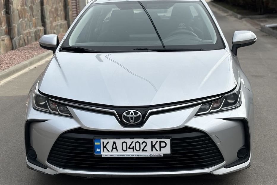 Продам Toyota Corolla 1,6 CVT 2019 года в Киеве