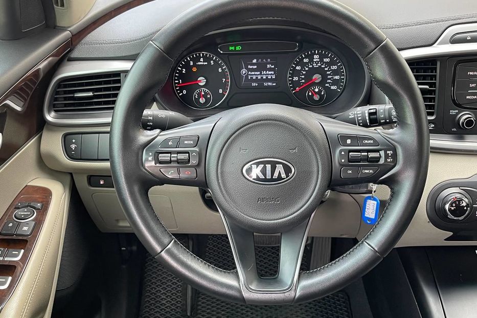 Продам Kia Sorento 2.4 AWD AT 2016 года в Одессе