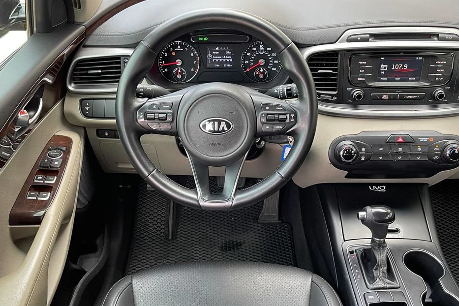 Продам Kia Sorento 2.4 AWD AT 2016 года в Одессе