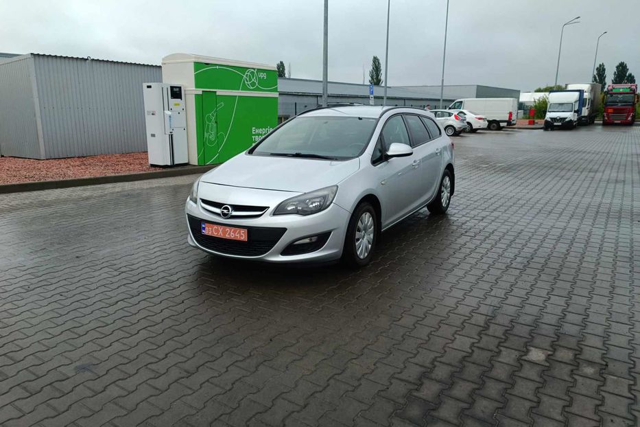 Продам Opel Astra J 2014 года в Луцке