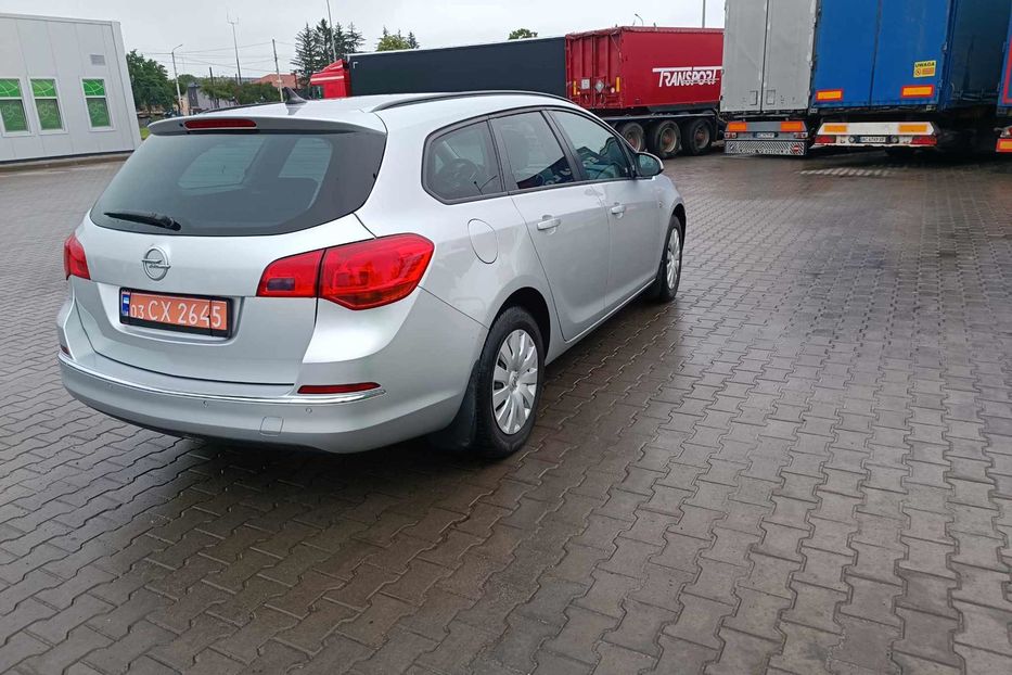 Продам Opel Astra J 2014 года в Луцке