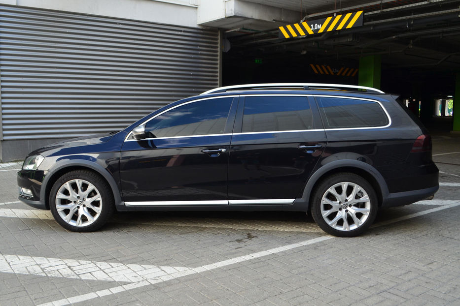 Продам Volkswagen Passat Alltrack 2012 года в Киеве