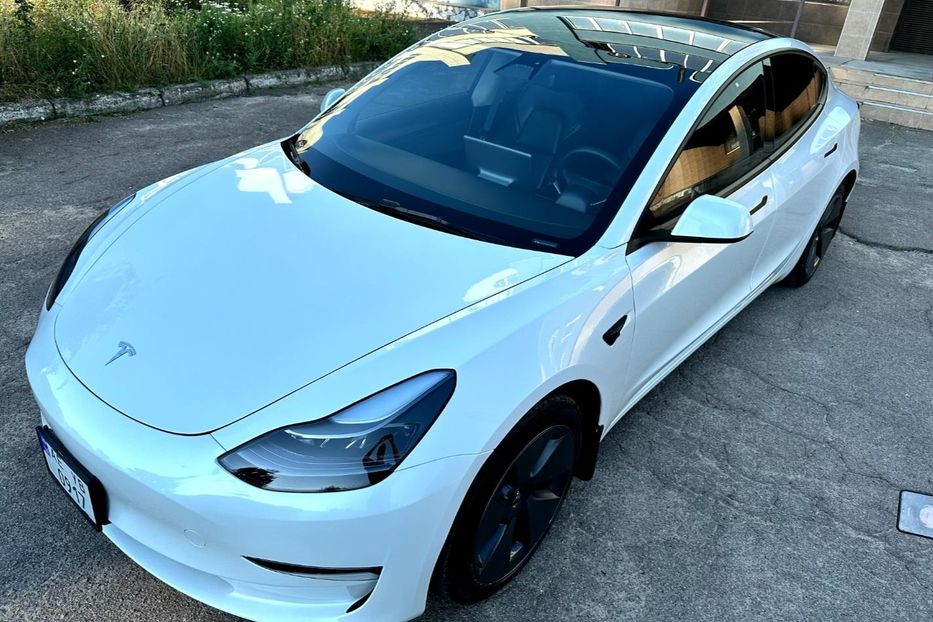 Продам Tesla Model 3 3 покоління 2023 года в Днепре