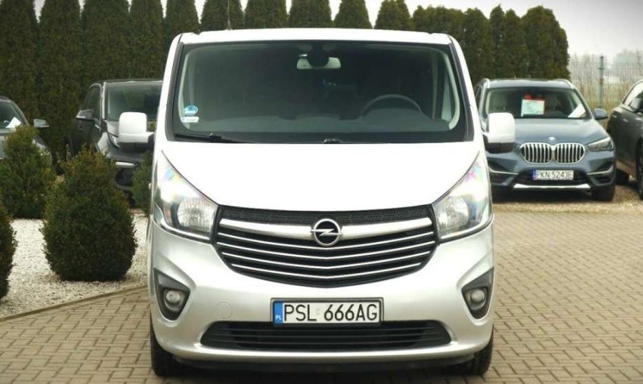 Продам Opel Vivaro пасс. 2017 года в Киеве