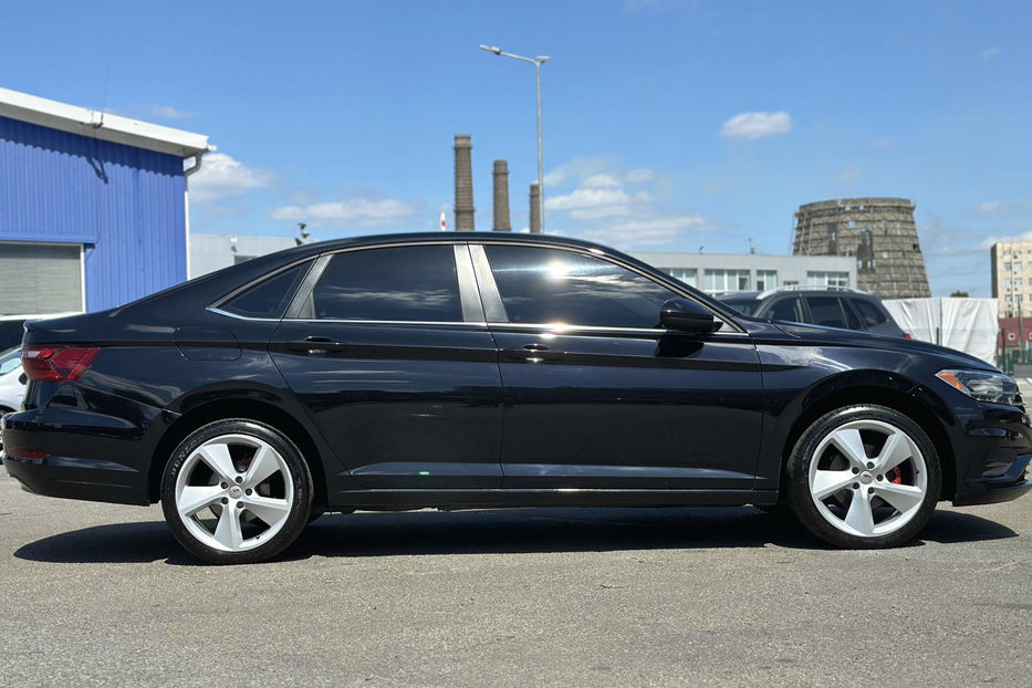 Продам Volkswagen Jetta 2021 года в Киеве