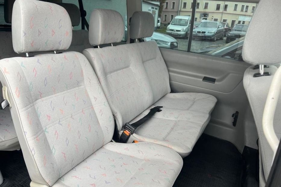 Продам Volkswagen T4 (Transporter) пасс. 2003 года в г. Покровск, Донецкая область