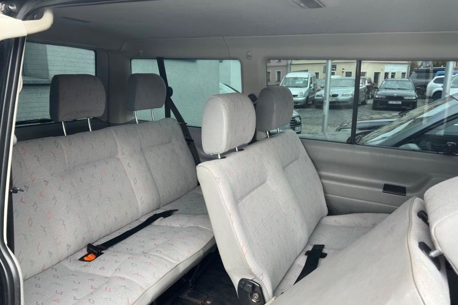 Продам Volkswagen T4 (Transporter) пасс. 2003 года в г. Покровск, Донецкая область