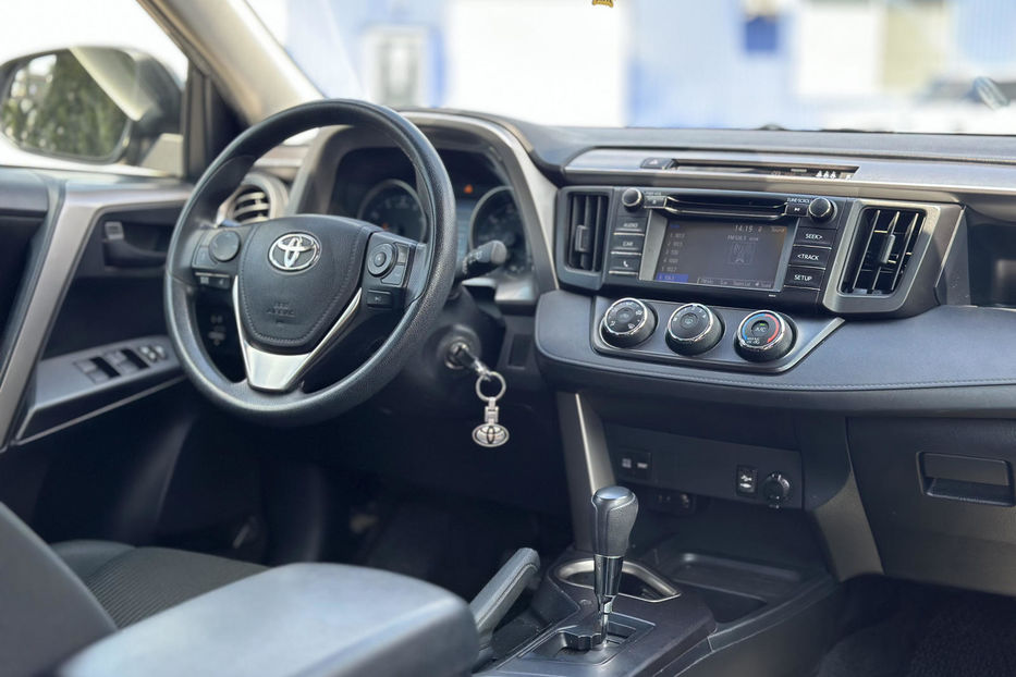 Продам Toyota Rav 4 2018 года в Киеве