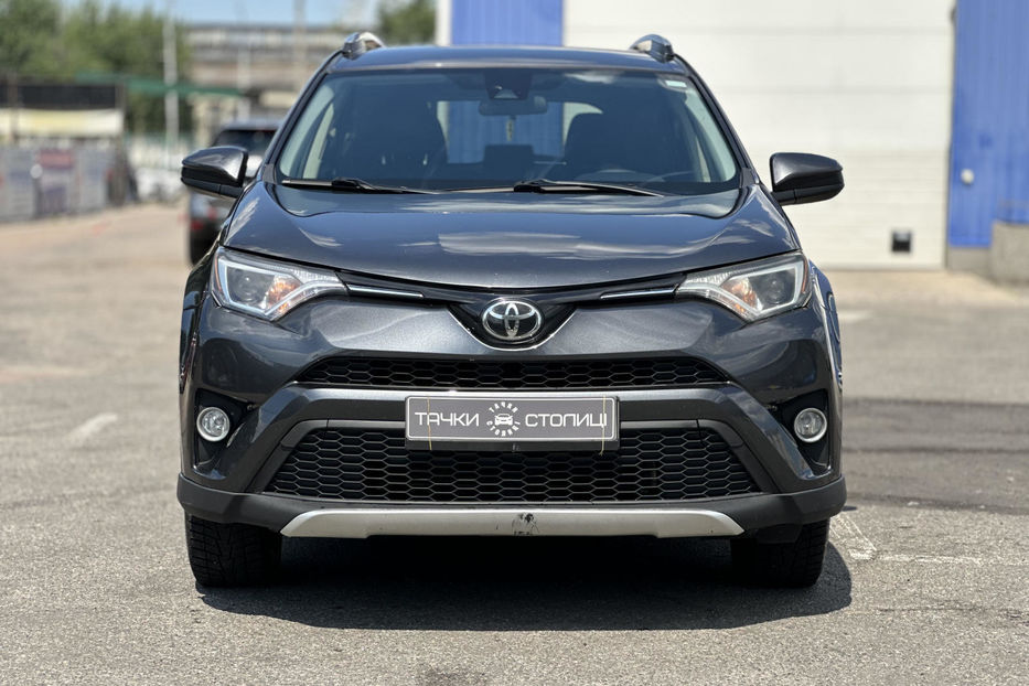 Продам Toyota Rav 4 2018 года в Киеве