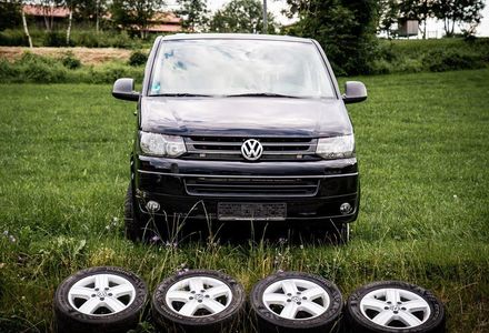 Продам Volkswagen T5 (Transporter) пасс. 2013 года в Киеве