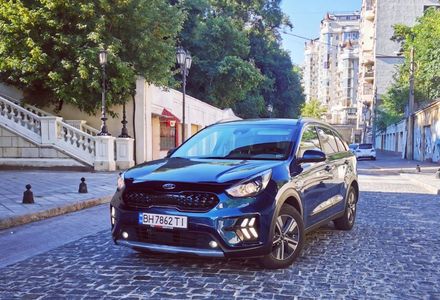 Продам Kia Niro LXS 2022 года в Одессе