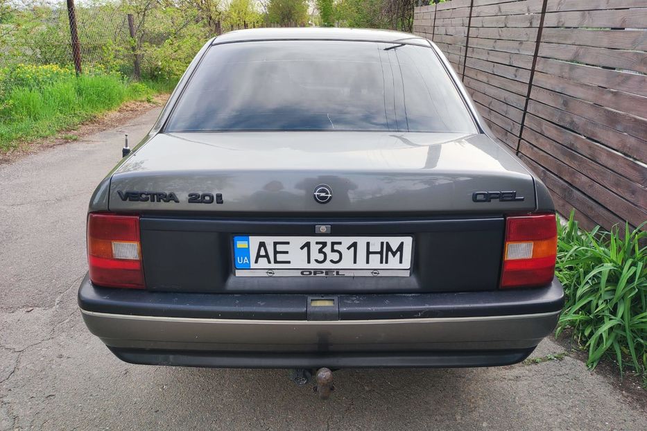 Продам Opel Vectra A 1989 года в г. Днепродзержинск, Днепропетровская область