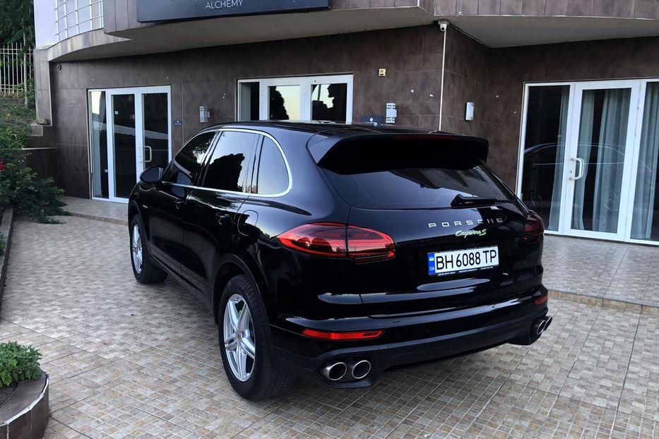 Продам Porsche Cayenne Рестайлинговая версия 2016 года в Одессе