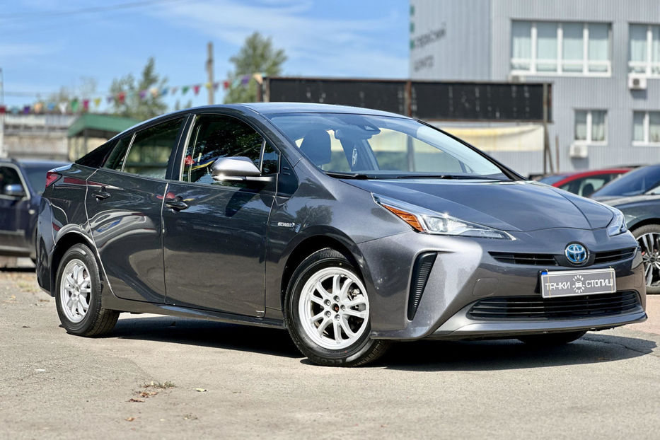 Продам Toyota Prius 2019 года в Киеве