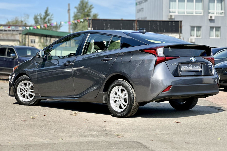 Продам Toyota Prius 2019 года в Киеве