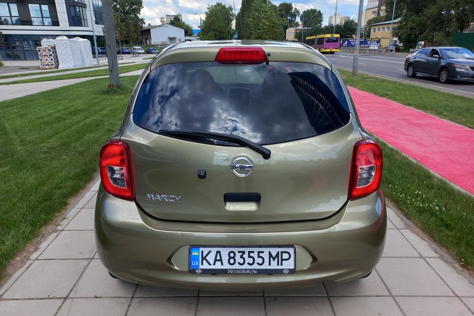 Продам Nissan Micra АКПП 2016 года в Киеве