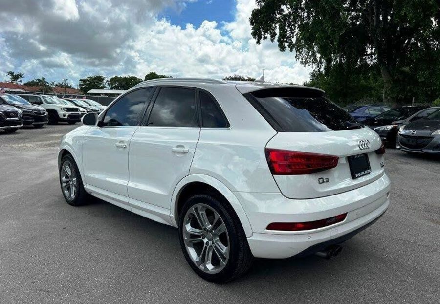 Продам Audi Q3 Premium Plus 2016 года в Львове