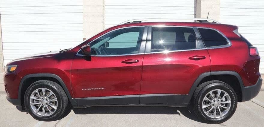 Продам Jeep Cherokee Latitude Plus 2019 года в Львове