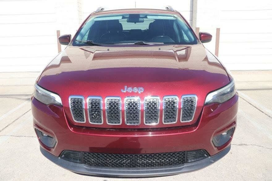 Продам Jeep Cherokee Latitude Plus 2019 года в Львове