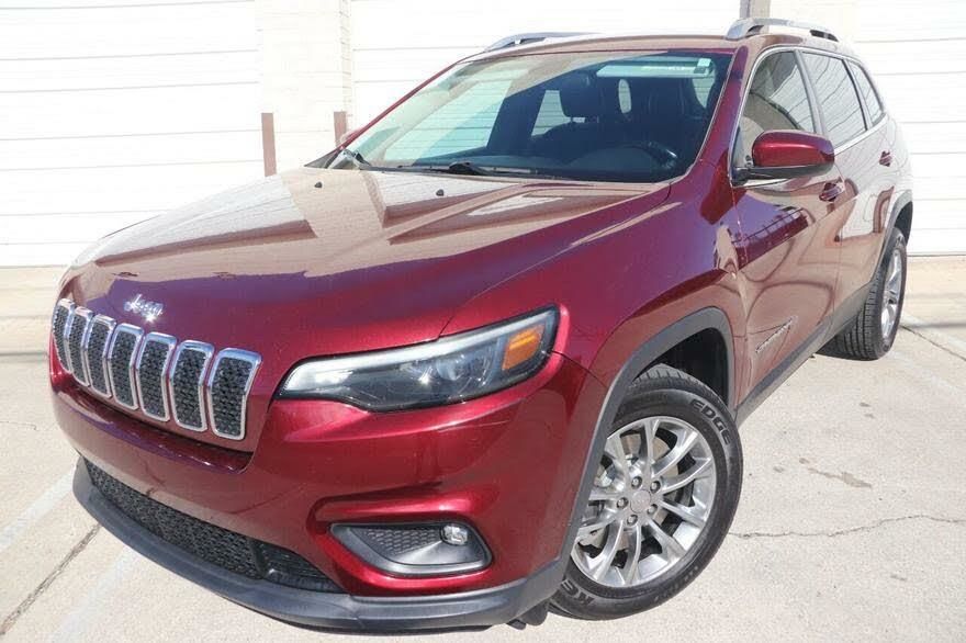 Продам Jeep Cherokee Latitude Plus 2019 года в Львове