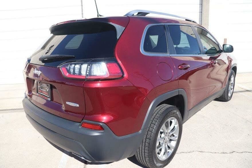 Продам Jeep Cherokee Latitude Plus 2019 года в Львове