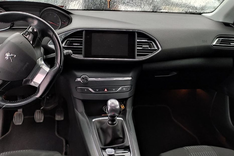 Продам Peugeot 308 2016 года в Львове