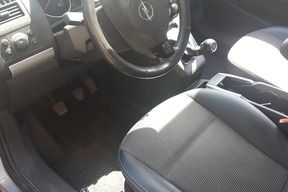 Продам Opel Zafira 2010 года в Львове