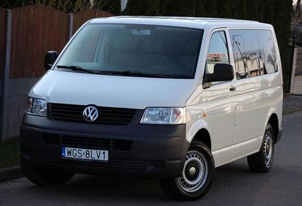 Продам Volkswagen T5 (Transporter) пасс. 2004 года в Киеве