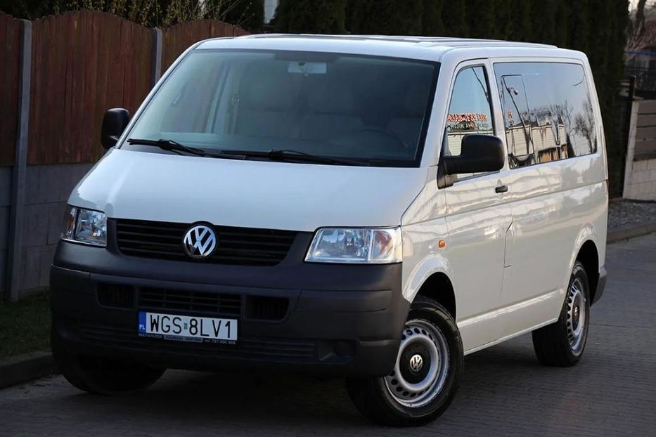 Продам Volkswagen T5 (Transporter) пасс. 2004 года в Киеве