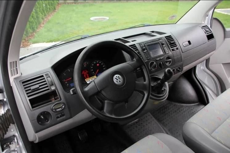 Продам Volkswagen T5 (Transporter) пасс. 2010 года в Киеве