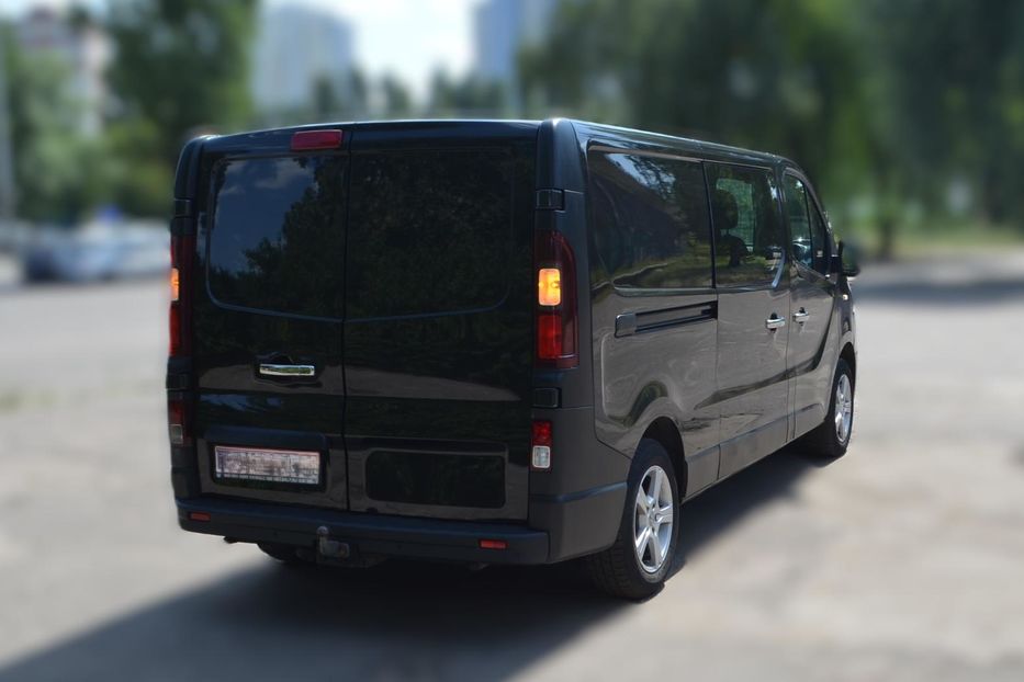 Продам Renault Trafic пасс. Вантажопасажирський 6 місць 2015 года в Киеве