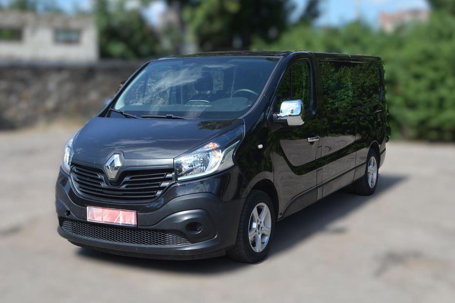 Продам Renault Trafic пасс. Вантажопасажирський 6 місць 2015 года в Киеве